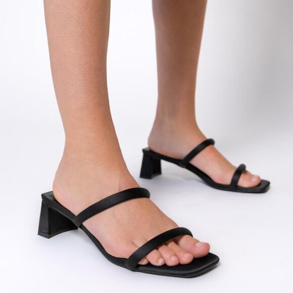 Matisse Jerry Black Block Heel Sandals - Picture 2 of 4